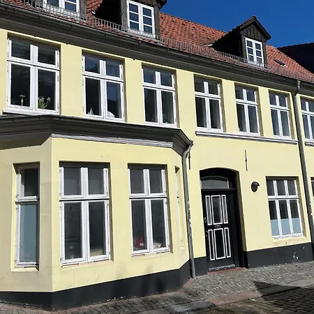 Fewo1846 - Admirals Koje - Altbauwohnung Am Hafen Mit 3 Schlafzimmern Im 1 Og Flensborg